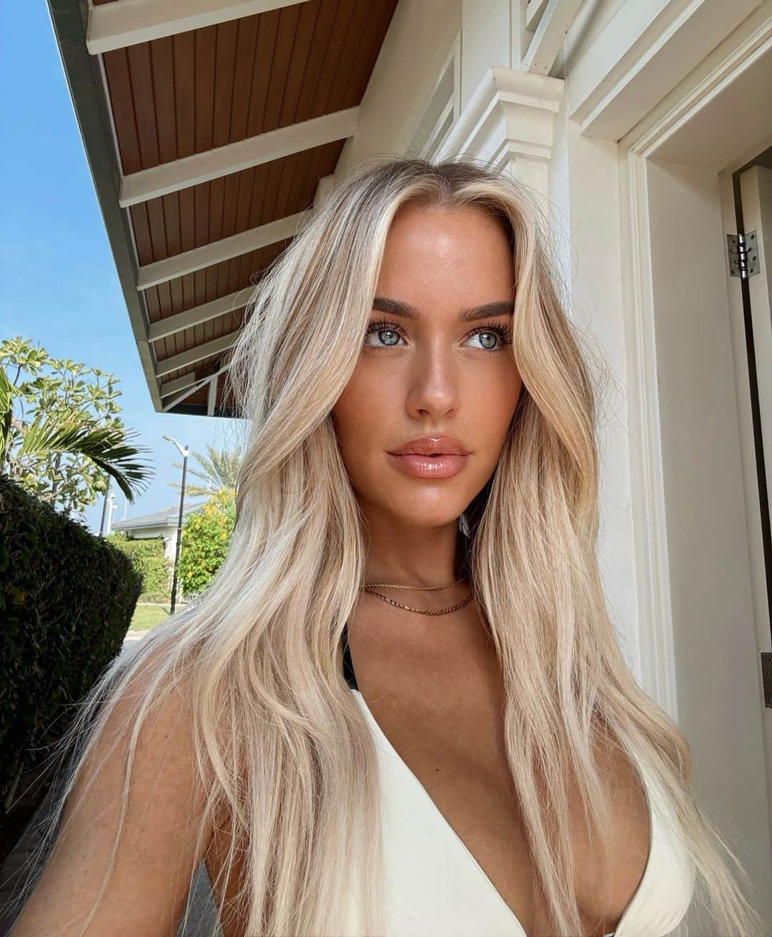 ロッティー・トムリンソンのインスタグラム：「creamy blonde 🧁 @joel_maghair21 @blendhair.uk」