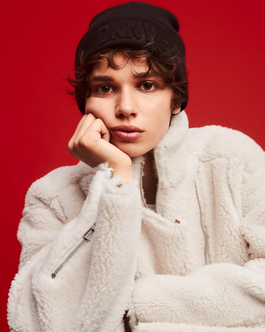 DKNYのインスタグラム：「Cold? Don’t know her.  #DKNYFORALL」