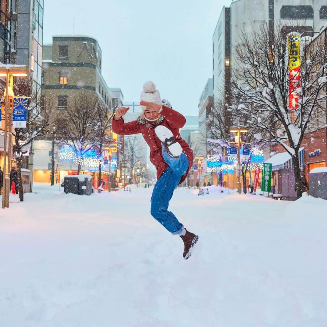 ロキシーさんのインスタグラム写真 - (ロキシーInstagram)「@kareniwadare @miffrennie & @reimikusunoki exploring Hokkaido and staying toasty in our WARMLink 🔥🌡️ collection」11月21日 23時51分 - roxy