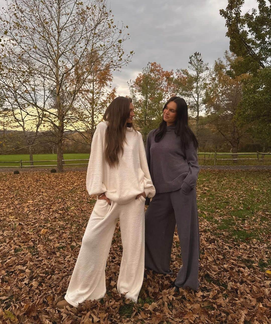 We Wore Whatさんのインスタグラム写真 - (We Wore WhatInstagram)「the coziest sets ever ~ for lounging, traveling, errands ~ available next week」11月21日 23時47分 - weworewhat