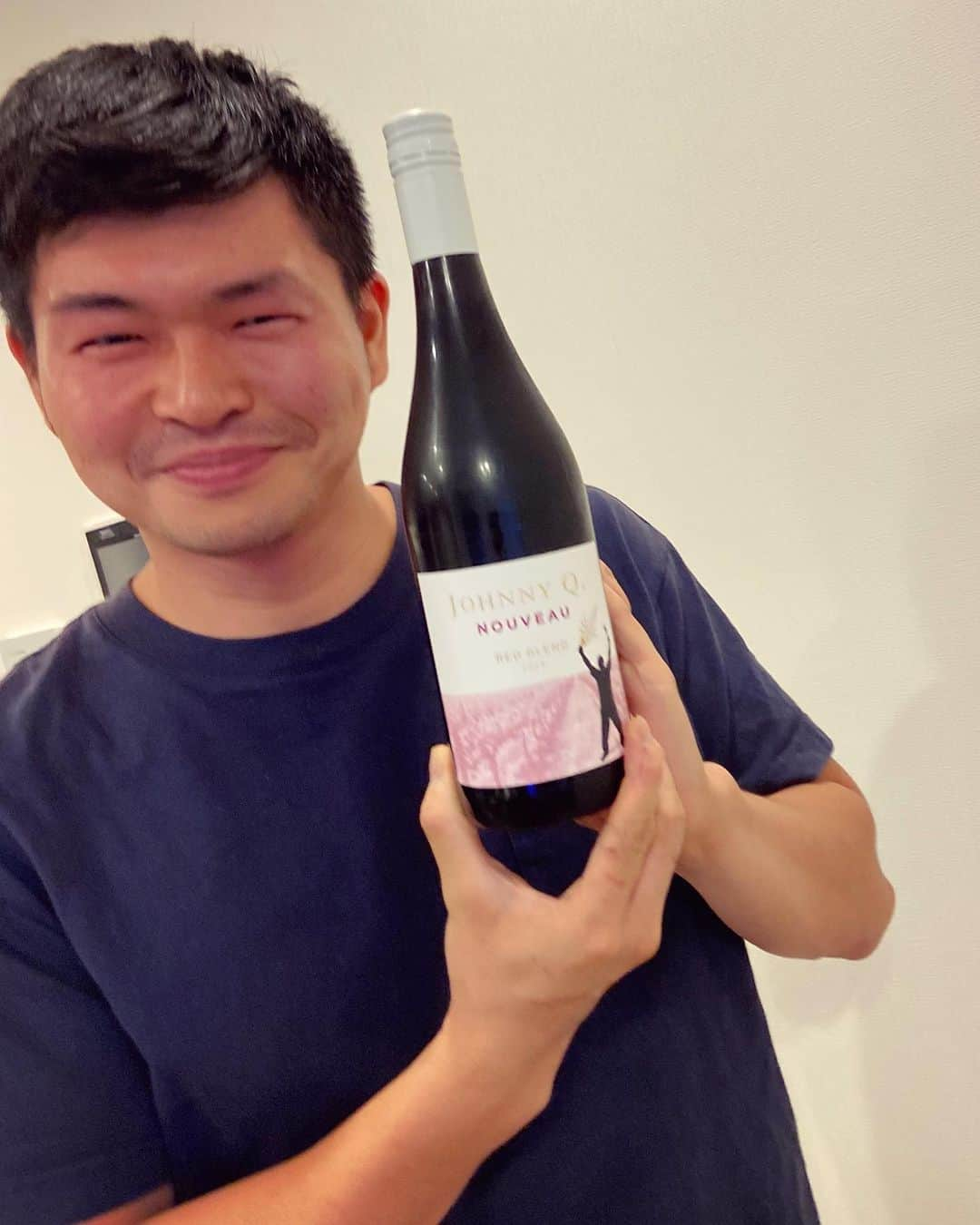 鈴木悠さんのインスタグラム写真 - (鈴木悠Instagram)「2本目🍷🍷 #ボジョレヌーボー #2023 #このときはちょっと酔ってる #ポリフェノール」11月22日 0時01分 - yu_suzuki.tenki