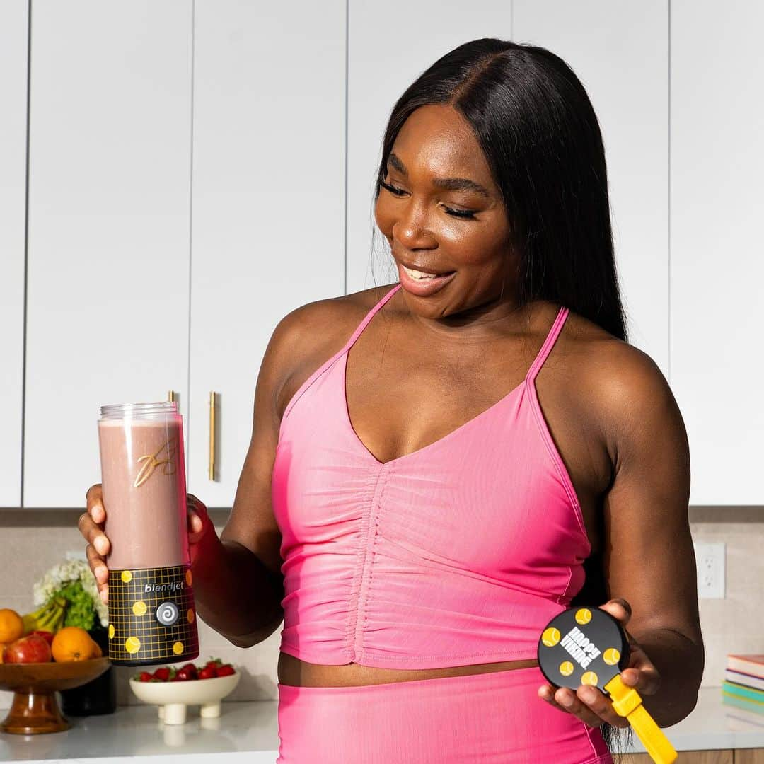 ビーナス・ウィリアムズさんのインスタグラム写真 - (ビーナス・ウィリアムズInstagram)「Ace your nutrition goals with Venus Williams’ Happy Viking BlendJet Collection!🎾✨ Introducing Match Point, Strawberry Blast, and Plant Paradise: three stunning designs ready to power your journey, just as they do for Venus.💪 Whether you’re on or off the court, you can enjoy a complete meal with the dynamic duo of Happy Viking and BlendJet.🏆」11月22日 0時02分 - venuswilliams