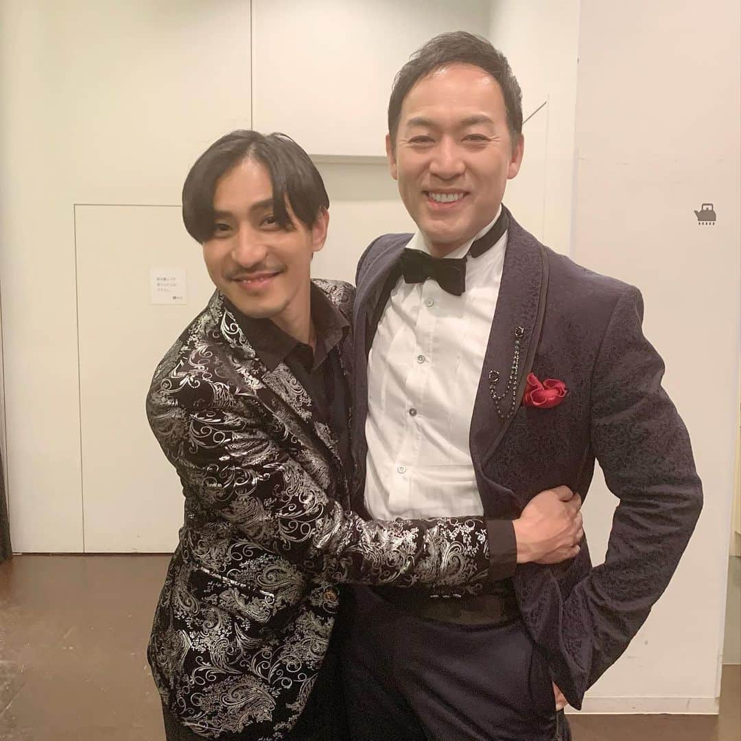 福井晶一さんのインスタグラム写真 - (福井晶一Instagram)「座・高円寺2「Fascinated!」コンサート🎶 ゲスト出演、無事に終えました✨  神ちゃん、開、麻里ちゃん、貴以ちゃん！ 歌うま４人の歌声に癒されて感動させられっぱなしでした💦  そしてピアノの岩城さんもとても素晴らしい演奏で気持ちよく２曲歌わせて頂きました！  【デュエット】美女と野獣  with 水野貴以(美女と野獣) 【ソロ】　　僕の願い(ノートルダムの鐘)  それにしても楽しかった！！！ また企画して欲しいですね。  12月もまた「アメリカン・ラプソディ」高円寺で逢いましょう😉  #座高円寺2 #ディズニー #コンサート #fascinated #小此木麻里  #神田恭兵 #長谷川開 #水野貴以 #岩城直也 #福井晶一」11月22日 0時03分 - shoichi.fukui