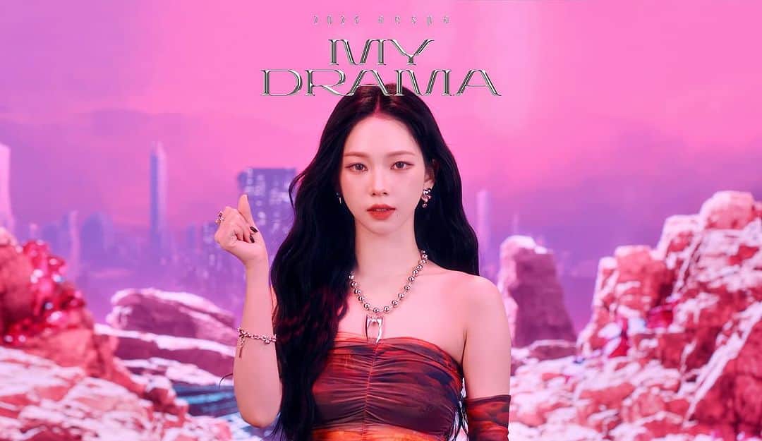 イ・サガンのインスタグラム：「사람이 이렇게 아름다울 수 있단 말인가  🩷⭐️🌖🦋 #aespa 와 함께 작업해서 느무 행복했어요~~~!!  프로페셔널하고 상냥하고 인성까지 아름다운 에스파  #에스파 #drama #fanmeeting2023  Agency : Amberin Producer : Cho Eunbi of Amberin, Kisuk Lee @ Layerz  Director : Sagan Lee @Zanybros @Layerz Line Producer: Ron AD: @enjoy_niki_oleg  DOP : Kimdoyeon @Rollcam Camera Assistant : Kang haeun, Moon Hyungdo, Woo Hyunwoo  Gaffer  Kim Yongki @ Lite501  VFX: nemoeye @nemoeye_effect   Lighting crew :  Yoon Minsub, Kim Jonghoon, Chae Chungki, Kang Hyun, Kim Jaeyoung  #kpop #musicvideodirector #leesagan .」