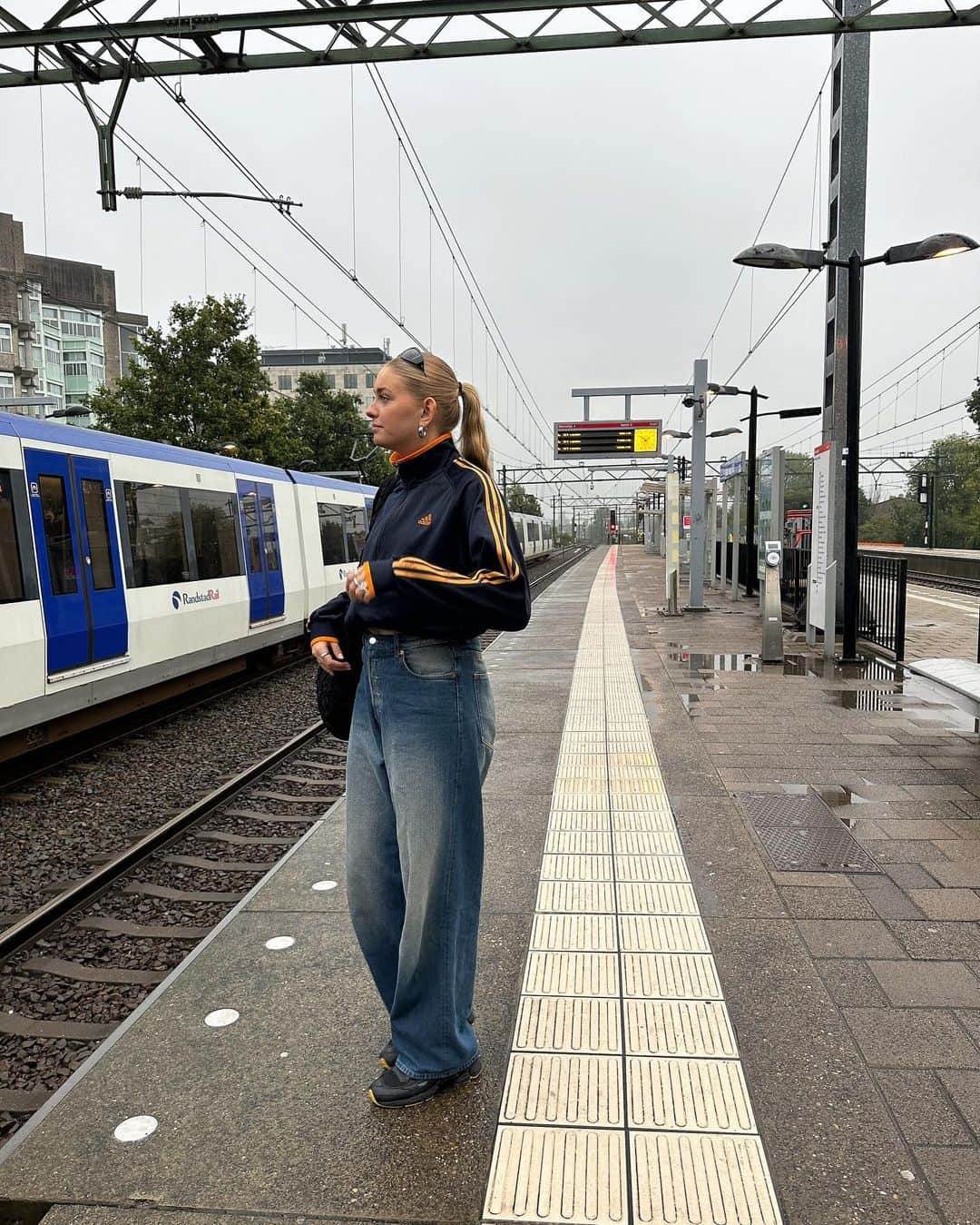 Marije Zuurveldさんのインスタグラム写真 - (Marije ZuurveldInstagram)「Ik zat echt niet met m’n voeten op de stoel ‼️🤐」11月22日 0時15分 - marijezuurveld