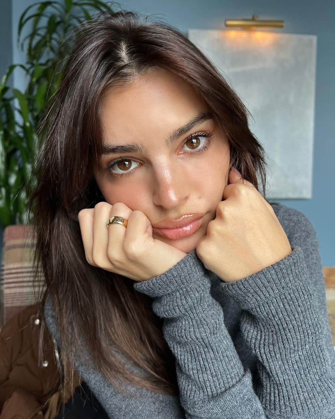 エミリー・ラタコウスキーさんのインスタグラム写真 - (エミリー・ラタコウスキーInstagram)「hi y’all」11月22日 0時23分 - emrata