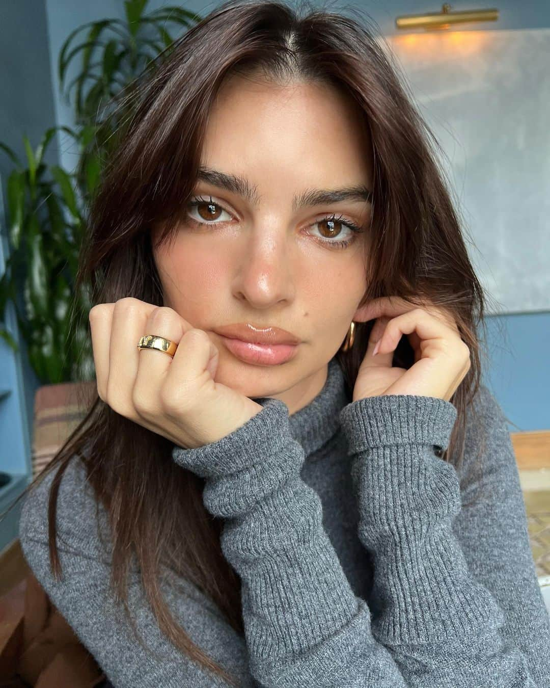 エミリー・ラタコウスキーさんのインスタグラム写真 - (エミリー・ラタコウスキーInstagram)「hi y’all」11月22日 0時23分 - emrata