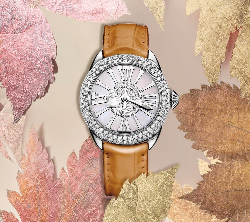 バックス＆ストラウスのインスタグラム：「The Piccadilly Steel 33 SP features the white mother-of-pearl dial with the diamond set interior, and hand polished Roman numerals and indexes. 🍂」