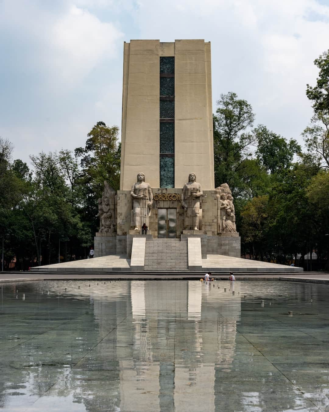 ルフトハンザさんのインスタグラム写真 - (ルフトハンザInstagram)「Have you ever been to Mexico City?   It is an incredible place – Its natural beauty, impressive architecture and wealth of history and culture make the Mexican capital a must-visit destination. And if that wasn't enough, it's also one of the world's most popular spot for foodies too. 🌮  Let's taco about our favorite spots!  1. Palacio de Bellas Artes 2. Xochimilco  3. Tiles at Casa de los Azulejos 4. Entrance to Museo Nacional de Arquitectura 5. Parque de la Bombilla 6. Plaza del Carmen, San Ángel 7. Doors of Ciudad de Mexico 8. Boats docked at Xochimilco 9. Street food at Chapultepec  #Lufthansa #SayYesToTheWorld #FeelsLikeHome #MexicoCity」11月22日 0時31分 - lufthansa