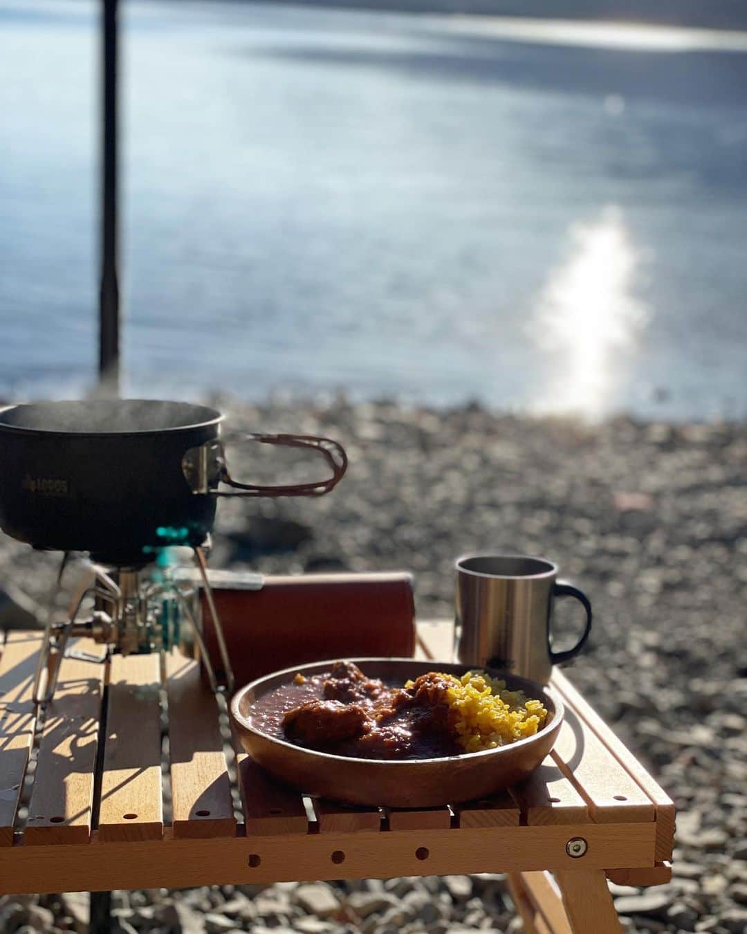 唐沢美帆さんのインスタグラム写真 - (唐沢美帆Instagram)「△  そういえば 翌日の朝もカレーだった 受付で売ってる冷凍カレー 美味しかった  寒くなってから キャンプ飯手抜きばかりです…  #洪庵キャンプ場 #本栖湖 #富士五湖　  #TRUEさん #唐沢美帆 #つるきゃん△ #キャンプ #キャンプ女子 #camping  #campinglife  #campingtrip」11月22日 0時30分 - miho_karasawa