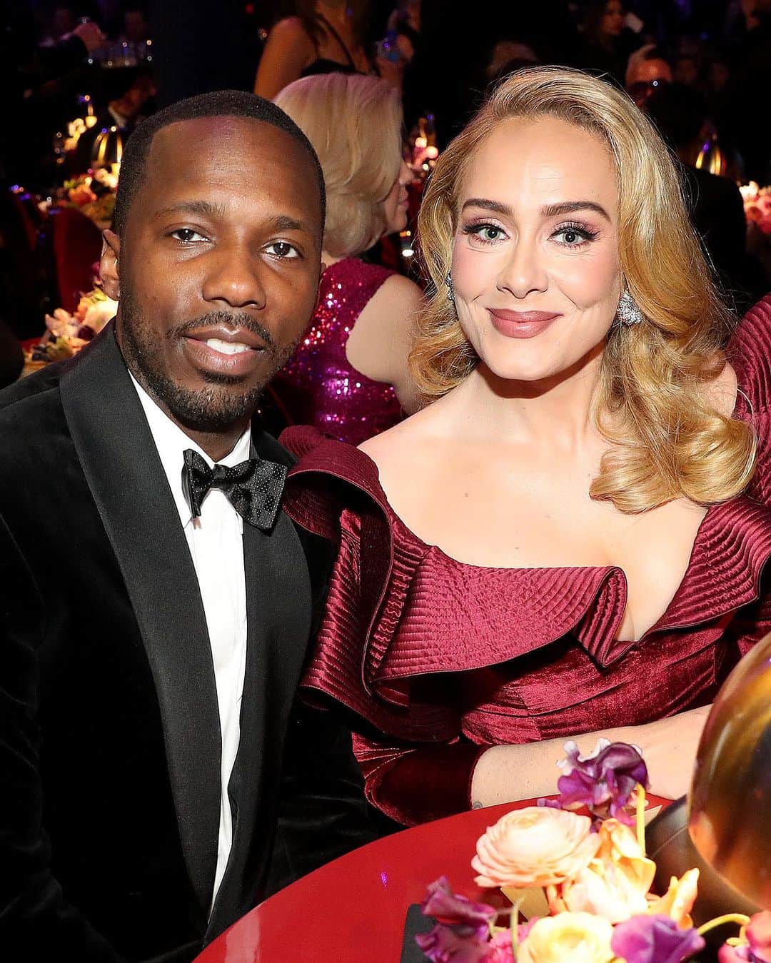 ELLE UKのインスタグラム：「Congratulations to #Adele who has confirmed that she's married in typically Adele fashion - the musician has silenced the rumours herself by confirming that she is, in fact, Mrs #RichPaul. Or that he's Mr Adele, perhaps.  Read more at the link in our bio.」