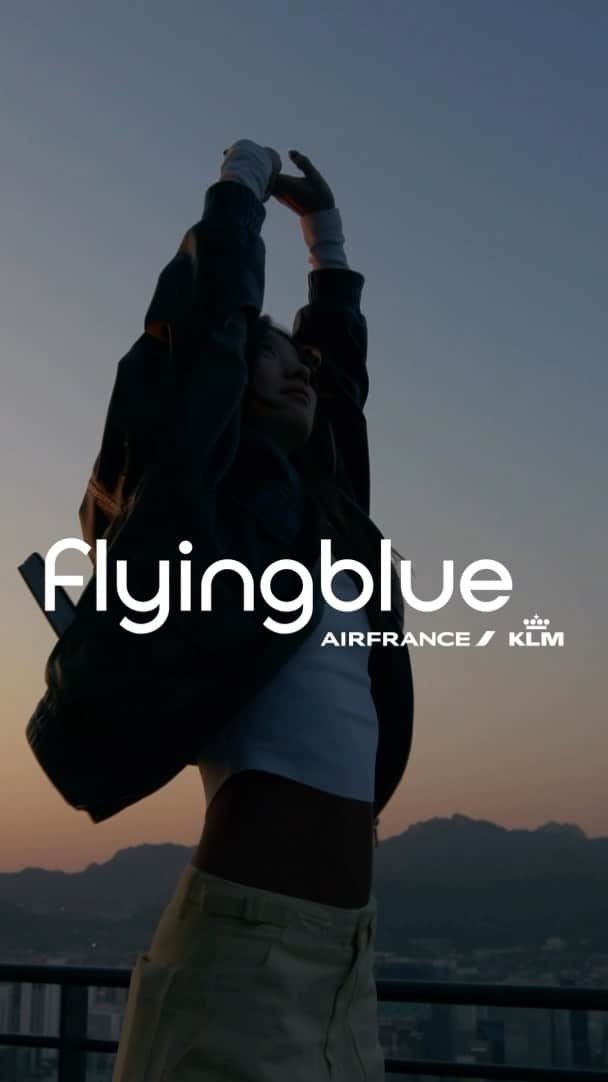 KLMオランダ航空のインスタグラム：「Didi Han, a Paris-based but Seoul-born DJ, rediscovers her hometown with a fresh perspective thanks to her travels! 🧳🌏 . #klm #royaldutchairlines #flyingblue #travel #paris #seoul #dj #freshperspective @flyingblue」
