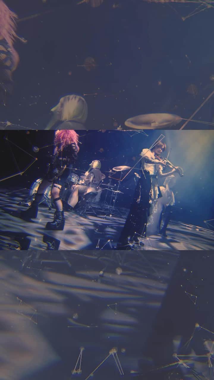 のインスタグラム：「East Of Eden / This moment (Music Video) https://youtu.be/N1lWZzmS62k . EOEより2作目のMVです！ 今この瞬間がある奇跡を歌った曲です 概要欄の英訳では私の解釈も少し加えさせていただいて訳してます◎ . たくさん見てください🌟 それからそれから！来年の2024/3/19 Zepp Hanedaにてワンマンライブ開催決定です！🔥駆けつけてくれー！  以下詳細🤘🔥  ／ 📣#EastOfEden 12/20(水)リリース 1stミニアルバム「Forbidden Fruit -1st piece-」 リードトラック 【This  Moment】 MV公開❣️ ＼  MV▶️ youtu.be/N1lWZzmS62k  ST&DL eastofeden.lnk.to/ThisMoment  ＼🍏2ndワンマンライブ開催決定🍏／  2024年3月19日(火) Zepp Haneda(TOKYO)  【#EastOfEden- World Premiere Special Showcase - [Encore] 】  ⏰FC"楽園" 最速先行(抽選) 11月22(水)18:00〜12月5日(火)23:59 こちらから↓ fan.pia.jp/east_of_eden_o…  🍎 #EOE #ThisMoment」