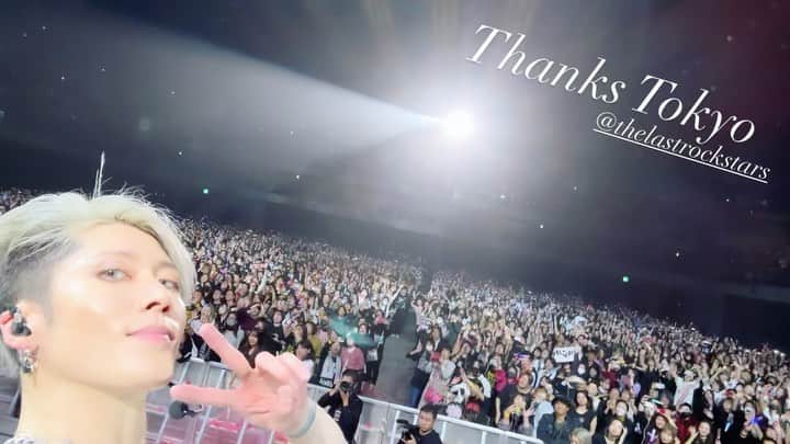 のインスタグラム：「Thxx, Tokyo DAY 1 東京第一夜 お疲れした〜  @thelastrockstars  #Yoshiki #Hyde #Sugizo #Miyavi」