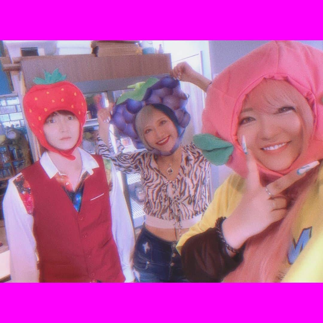 金子きょんちぃのインスタグラム：「.  🍑  #フルーツの思い出」