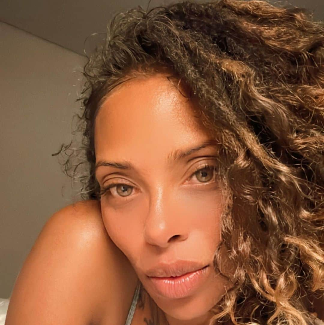 エヴァ・マルセルさんのインスタグラム写真 - (エヴァ・マルセルInstagram)「🌻」11月22日 0時47分 - evamarcille