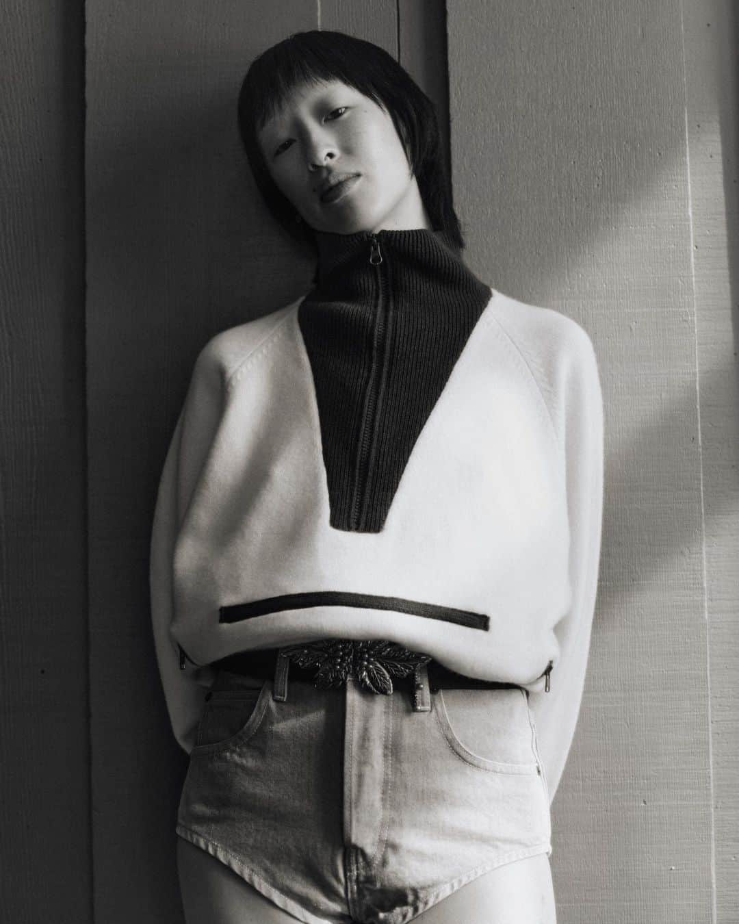 Olivia Maloneさんのインスタグラム写真 - (Olivia MaloneInstagram)「@Frame special for @documentjournal  Styled by @camillapole  Hair @hikaruhirano  Makeup @karo_kangas  Set @itsmyjello  Produced by @ilonski & @homeagency Digital @factorydigital  Casting @dreamlandagency」11月22日 0時48分 - oliviamalone