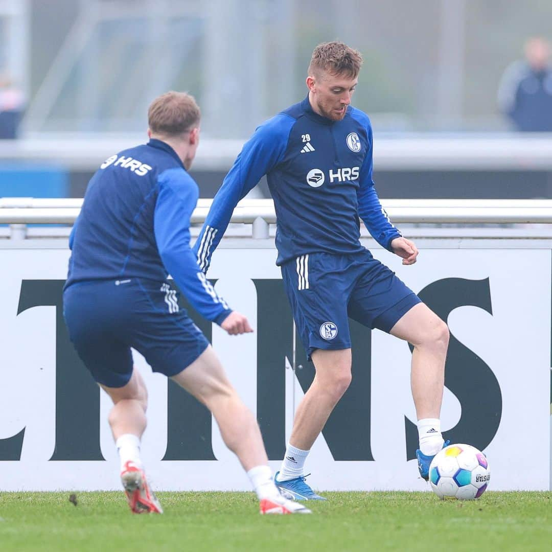 シャルケ04さんのインスタグラム写真 - (シャルケ04Instagram)「NE⚒️T ➡️ #F95S04 . . . #S04 #Schalke04 #Training #Knappen #Königsblau #EinLebenLang #🔵⚪️」11月22日 0時53分 - s04