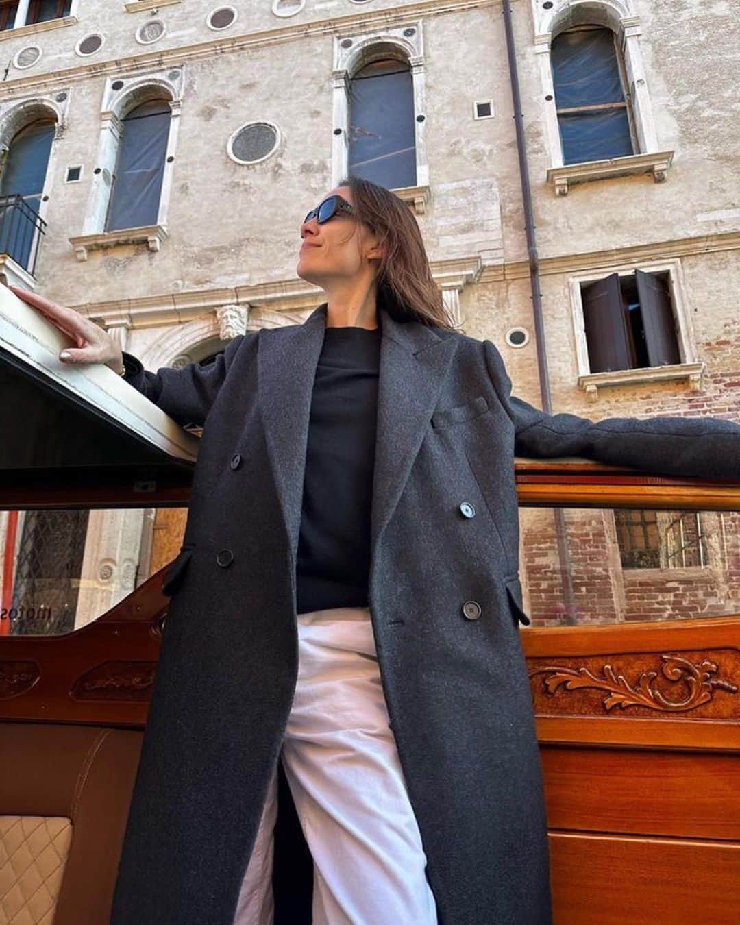 フィリッパコーのインスタグラム：「@alexachung wears the FILIPPA K Autumn/Winter 2023 Tailored Coat」