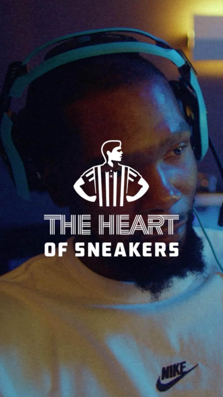 Foot Lockerのインスタグラム：「KD joins us on the mission to bring Hype for the Holidays! #theheartofsneakers」