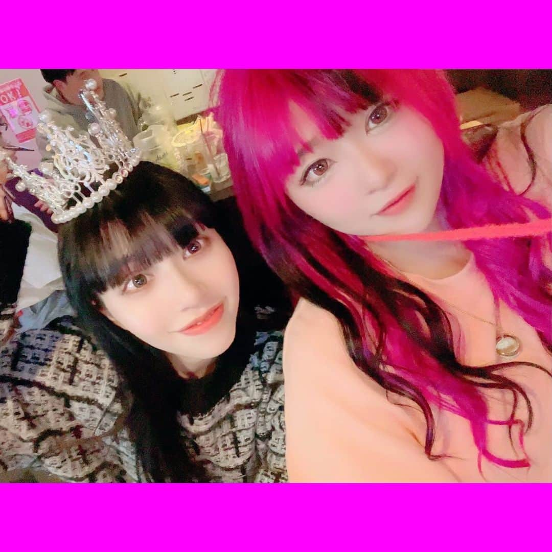 金子きょんちぃさんのインスタグラム写真 - (金子きょんちぃInstagram)「.  👑  #いつだかの思い出 #リンダカラー∞りなぴっぴ #おはようライオネルくん #おいしいってかわいい」11月22日 0時58分 - kyokaest9