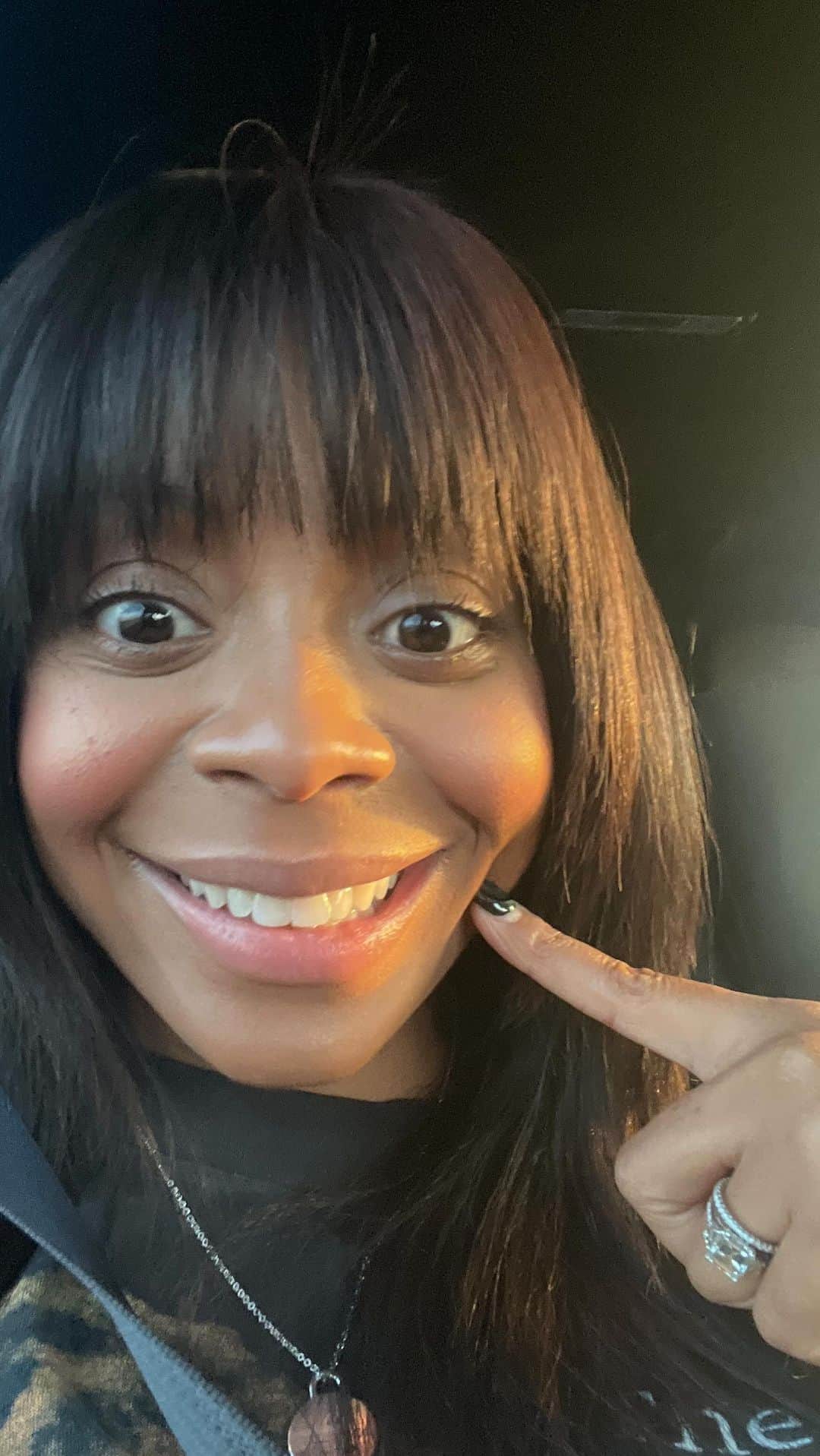 ブレシャ・ウェッブのインスタグラム：「Surprise SURPRISE!!!! Feeling so overwhelmed by all of the love and support. Thank you so much for enjoying our surprise surprise!!! 🎊🎉🤰🏾」