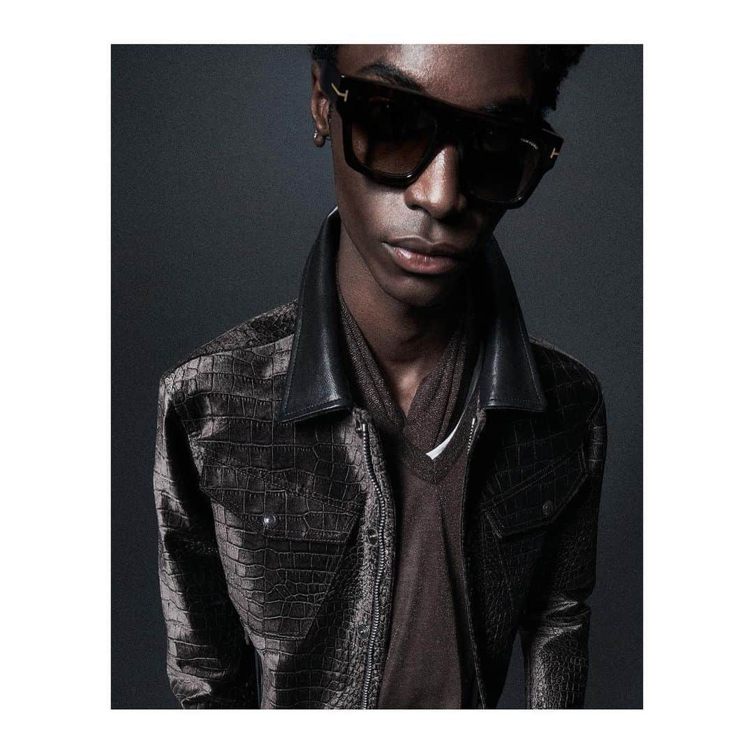 のインスタグラム：「THE FAUSTO EYEWEAR  DISCOVER THE CURATED GIFT GUIDES ON TOMFORD.COM  #TOMFORD #TFGIFTS」