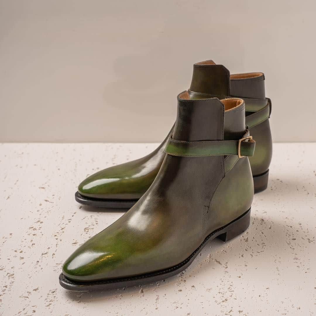 コルテのインスタグラム：「Whether you are looking to treat yourself at Corthay, we have something unique for everyone!  Model : Pegase Jodhpur Color :  Moss color  www.corthay.com #classicsshoes #corthay」