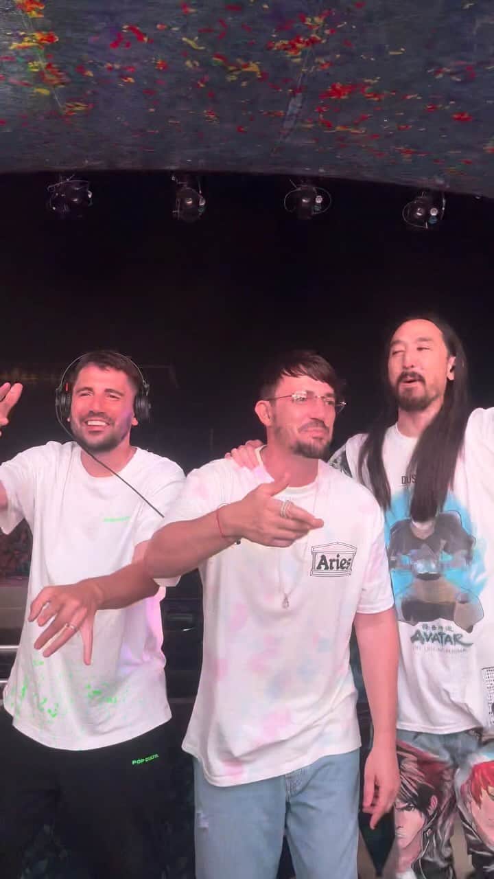 Dimitri Vegas & Like Mikeのインスタグラム：「Absolute madhouse at #tomorrowland together with @steveaoki as #3arelegend 🔥」