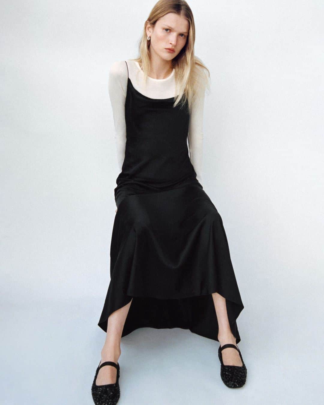 ARKETのインスタグラム：「Drawing inspiration from timeless classics like the tuxedo, slip dress, sequins, and pumps, our festive collection introduces a line of items designed to be yours forever. Explore our full party edit: link in bio. - #ARKET」