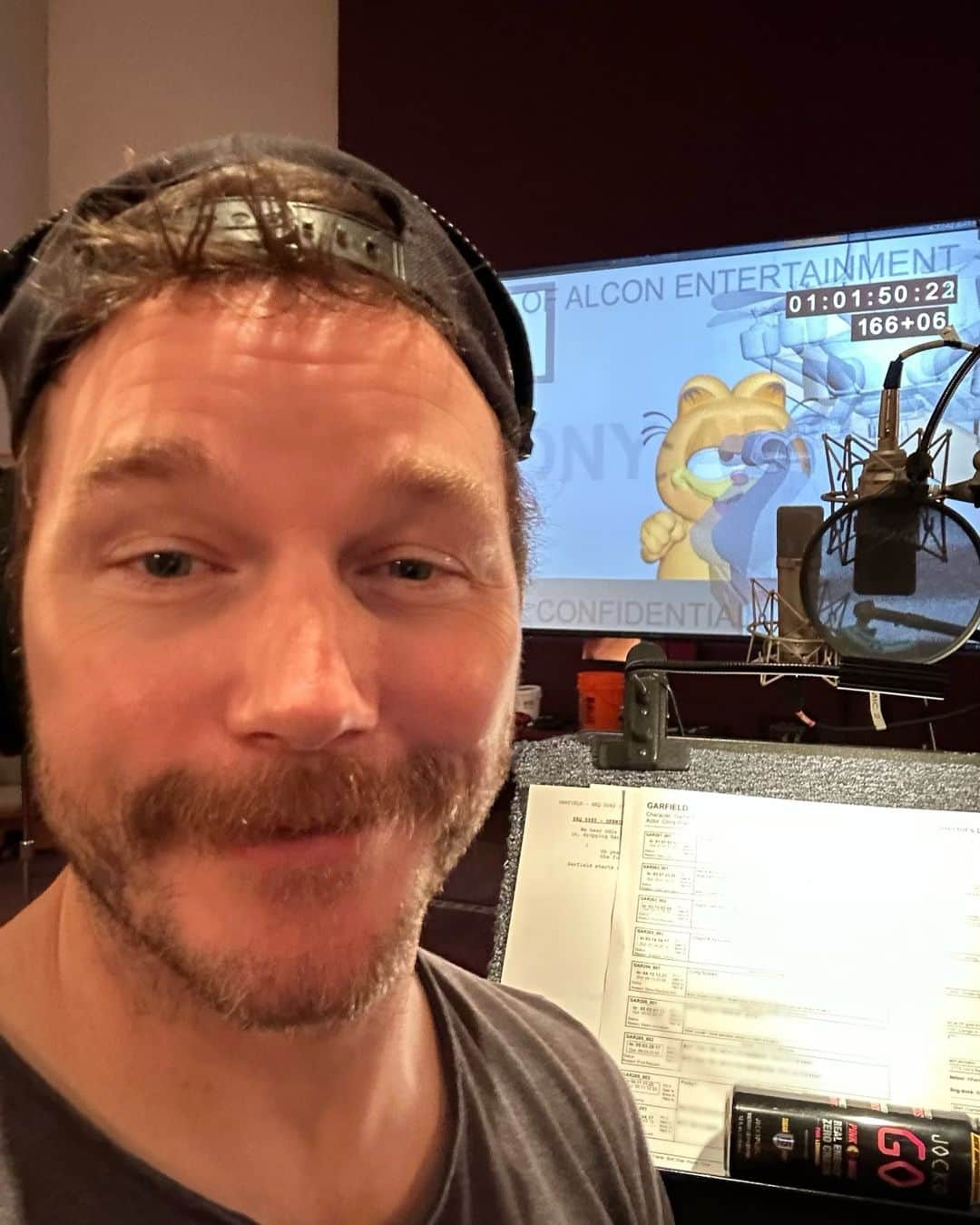 クリス・プラットさんのインスタグラム写真 - (クリス・プラットInstagram)「Strike over. Back in action. LETS GO!! #Garfield #JockoGO」11月22日 1時57分 - prattprattpratt