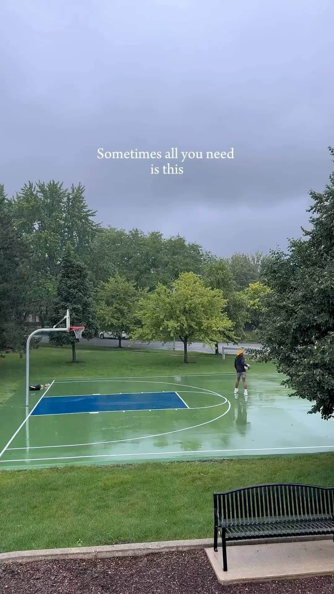 FIBAのインスタグラム：「Soothing ☔️ 🏀  🎥 @davhoops」