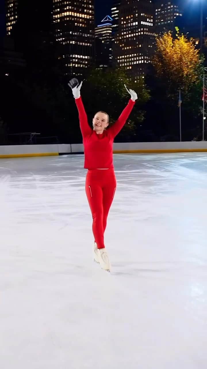 マライア・ベルのインスタグラム：「Fire on ice 🔥 We loved seeing our #PowerOfShe Collective Member @mariahsk8rbell light up Wollman Rink at our NYC #MoveWithAthleta event.」