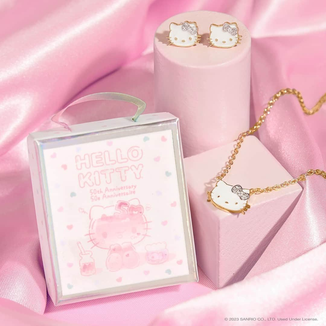 Hello Kittyのインスタグラム：「Diamonds are a girl's best friend 💎 Celebrate Hello Kitty's 50th Anniversary with these supercute styles, exclusively available at @clairesstores! #HelloKitty50th」