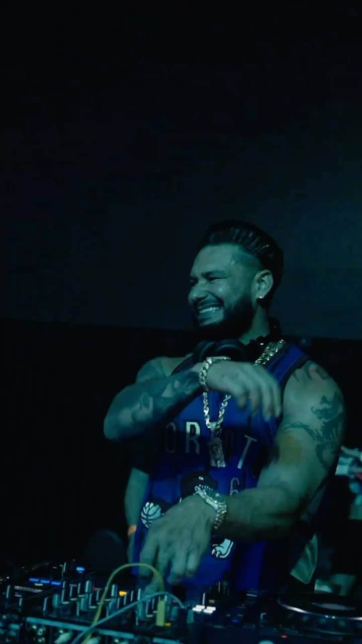 Pauly Dのインスタグラム：「It’s time to get your GTL on for @djpaulyd at @Rebeltoronto - Dec 2nd, 2023! 💪  💃 Ladies free before 12AM via guestlist and advanced tickets available NOW via 👉 www.rebeltoronto.com⁣ 🎟  Get ready to feel that Jersey Shore energy!   🍾Book bottle service at rebeltoronto.com or email us at bottleservice@rebeltoronto.com」