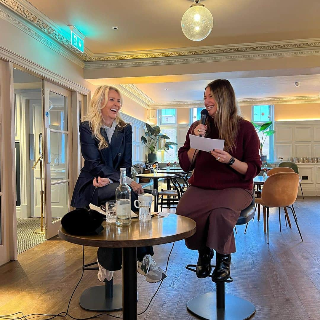 アマンダ ウェイクリーさんのインスタグラム写真 - (アマンダ ウェイクリーInstagram)「Such fun discussing Business Resilience with the brilliant and gorgeous @hannahharley this morning at The Allbright Club. Sometimes it isn’t until you get asked the right questions that you realise just how much you have learned on the journey and it is a privilege to be able to share that knowledge with an interested and engaged audience. Thank you to The @allbright for hosting me and to all the members who came. We can learn so much from each other if we are open and willing to share our learnings. Unwittingly, I came up with a new phrase during our conversation which I really love…REFLECT DON’T REGRET as part of our journeys… I hope I am always curious, learning and growing… sometimes life throws us curve balls but there are often silver linings if we are open to them…  #Amandawakeley #allbrightclub #womeninbusiness #businessresilience #fashiontalks #london #womensupportingwomen #membersclub #crazysexyfood #reflectdontregret」11月22日 2時14分 - amandawakeley