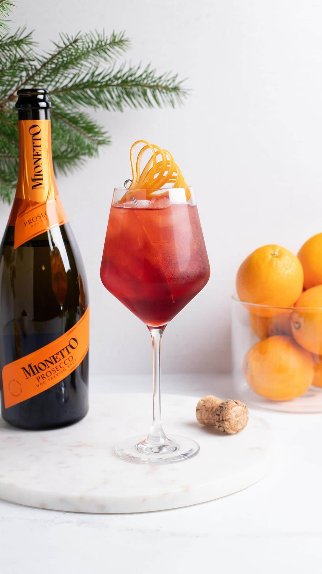 Mionetto USAのインスタグラム：「When in Rome, do as the Roman’s do! Allora, Mionetto Prosecco is popping the Prosecco and getting in the holiday spirit the best way we know how… with a 3-2-1 Spritz! ❤️  This is not just any spritz it’s our Mio Roma, a spritz said to make your viaggio Italiano, eternally the best! With 3 oz. Mionetto Prosecco, 2 oz. Sweet Vermouth, 1 oz. Campari, we are sure you will be doing as the Roman’s do all season! Cin Cin & let the festivities begin! 🍾  Tag your amici e famiglia so they know what to make at the Thanksgiving party!   #MionettoProsecco #MioRoma #ThanksgivingSpritz #SpritzRecipe   Mionetto Prosecco material is intended for individuals of legal drinking age. Share Mionetto content responsibly with those who are 21+ in your respective country. Enjoy Mionetto Prosecco Responsibly.」