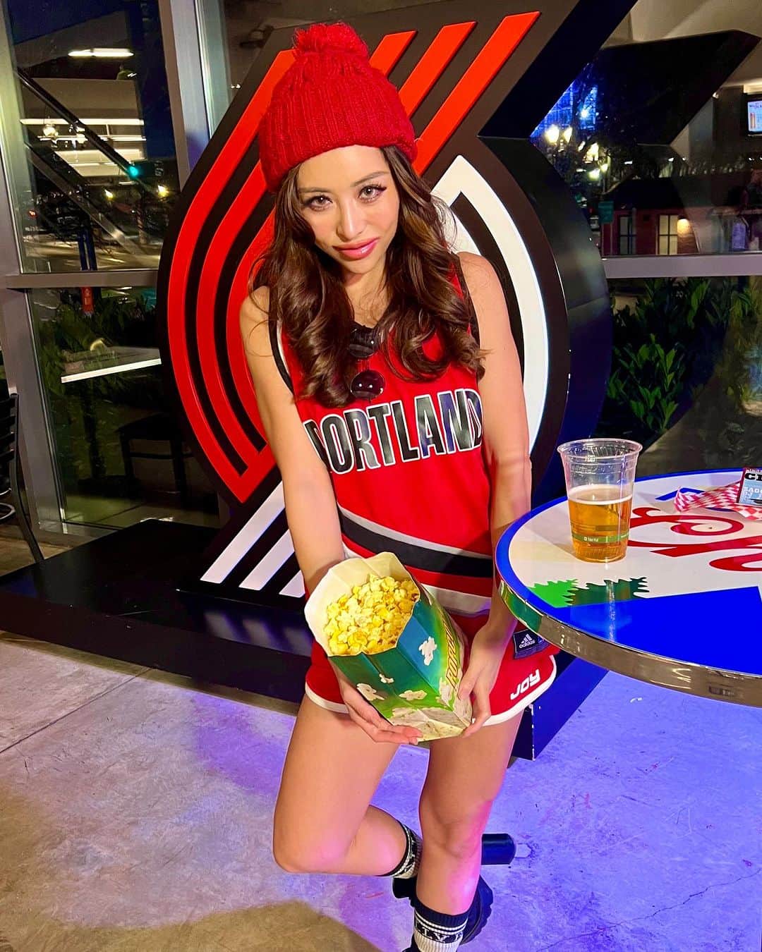 satoprimoのインスタグラム：「このシーズンがきたー🏀🧡 試合始まるまでのうきうき浮かれタイムからスーパーたのしー🙌🤩🙌  ⚠️🚨うぇんばんやま🚨⚠️  #nba #basketball #nba観戦」
