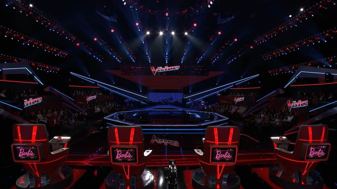 バービーさんのインスタグラム写真 - (バービーInstagram)「A special guest takes @NBCTheVoice ...