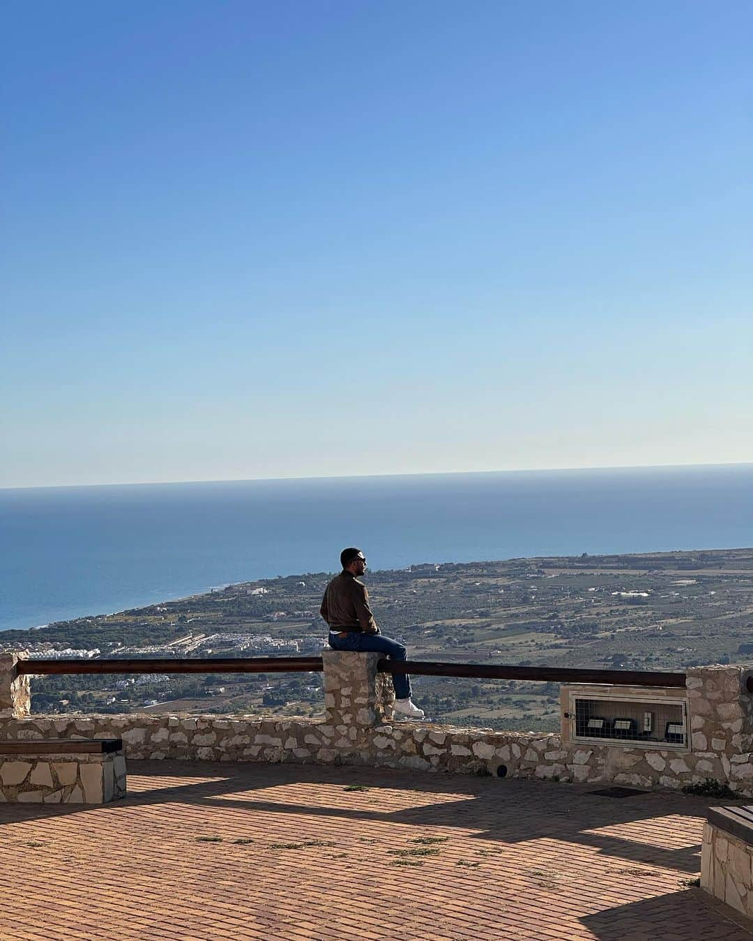 ミゲル・エンジェル・シルベストレのインスタグラム：「Ayer en bicicleta, hoy andando… la magia sigue intacta. Castellón y toda su provincia un paraíso para los ciclistas.  @turismodecastellon  #castellón #provinciadecastellón  #patronatoprovincial TurismoCastellon #castellóncycling #cicloturismo  #turismoactivo  @laboratoriodeideas.es」