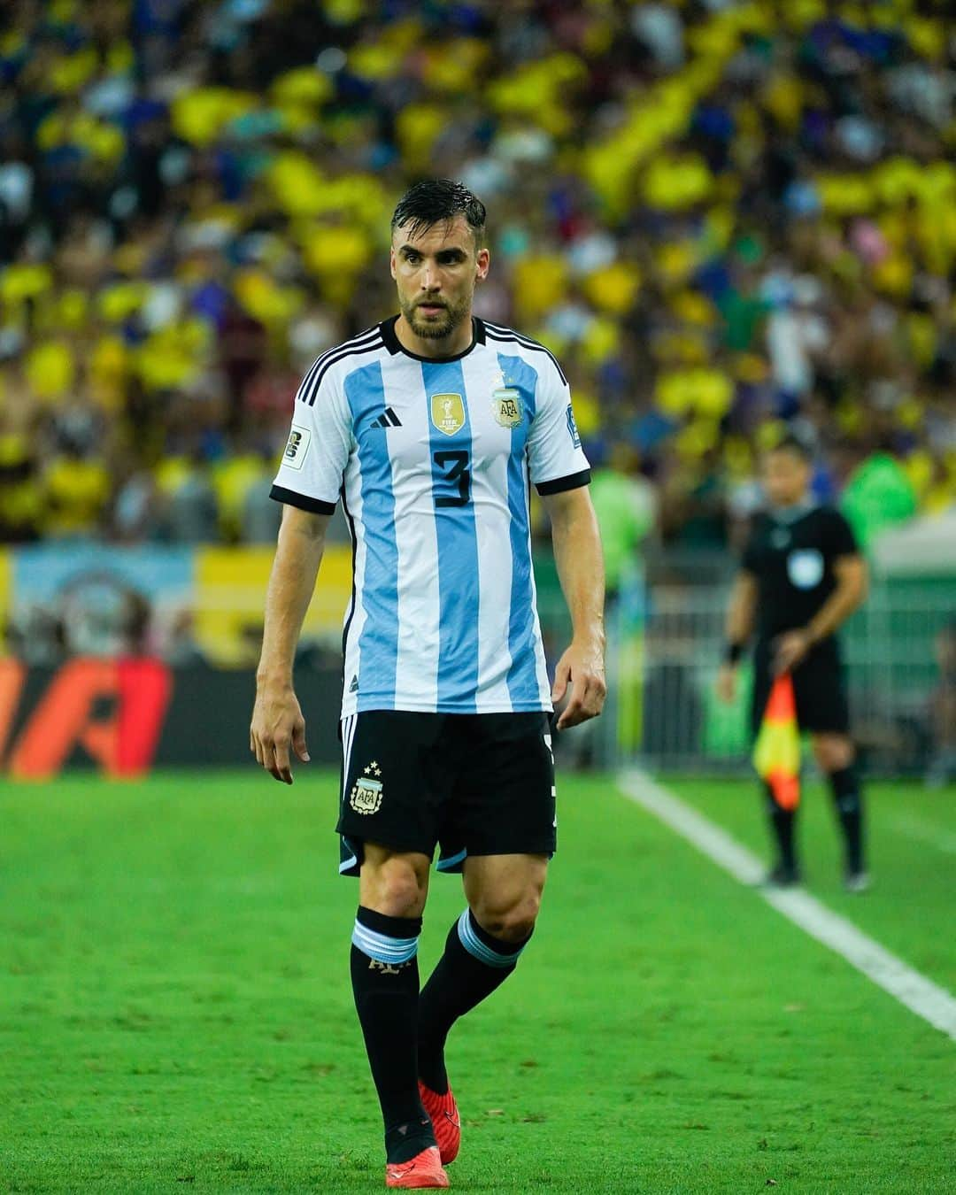 ニコラス・タグリアフィコのインスタグラム：「Un triunfo muy especial para cerrar el año con la selección 🇦🇷 pero lo sucedido hoy no puede volver a ocurrir, deseo con mi corazón que todos los hinchas se encuentren bien!」