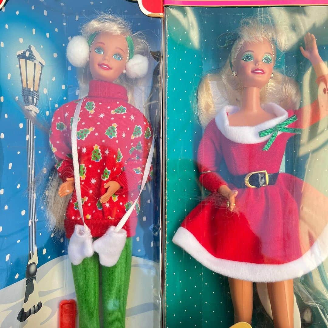 おもちゃやSPIRALさんのインスタグラム写真 - (おもちゃやSPIRALInstagram)「90's Christmas Barbie入荷しました🎄  Christmas🎁にも✨」11月22日 13時57分 - spiral_toy