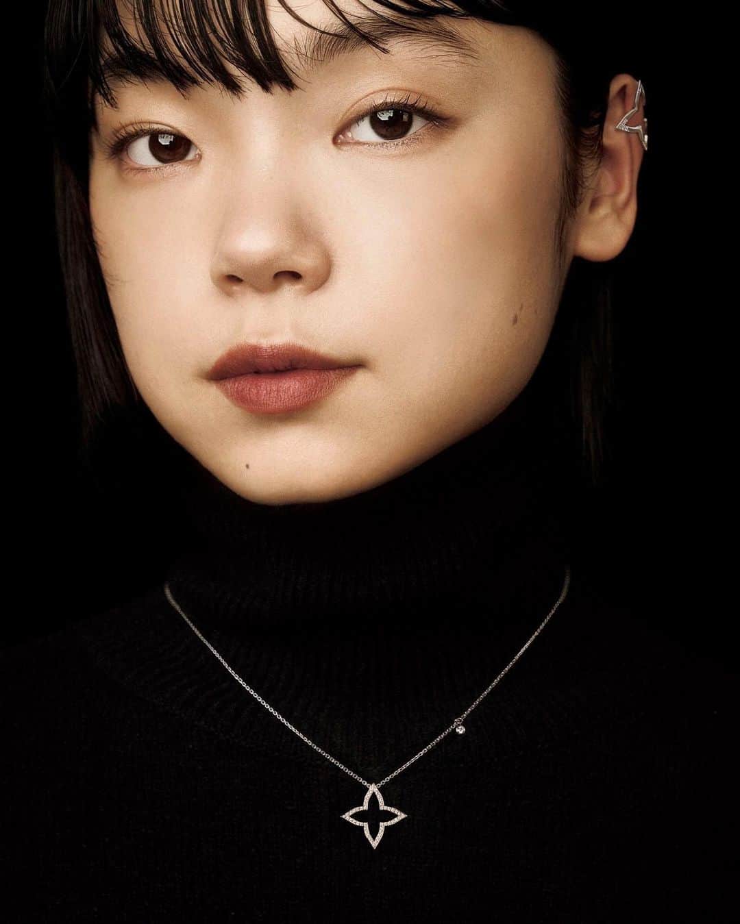古川琴音さんのインスタグラム写真 - (古川琴音Instagram)「* 【雑誌/WEB】「Harper's Bazaar 2024年1・2合併号」 ファッションページ＜ルイ・ヴィトン ファインジュエリー＞ (ハースト婦人画報社) 11/20(月)発売 ・ Harper's BAZAAR @harpersbazaarjapan @louisvuitton  camera: @seijifujimori さん stylist : @natsukokanekoop さん hair: @jg510_jungotohair さん make: @chi_i1026 さん」11月22日 14時02分 - harp_tone