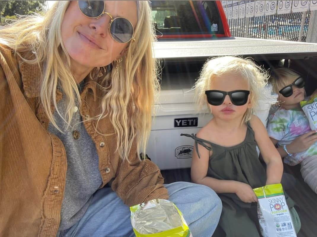 サラ・ライトさんのインスタグラム写真 - (サラ・ライトInstagram)「Popcorn tailgate: always a good idea.」11月22日 14時09分 - swrightolsen