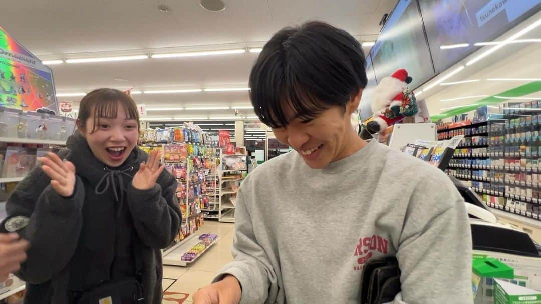 ヘルニア国物語のインスタグラム：「【メンバーシップ限定】レイクレたかし君と1番くじ引いたら引き運が凄すぎたwww . 世界で1番「バレーボール」を楽しんでる集団 The group that enjoys "volleyball" the most in the world.  ヘルニア国物語のフォローお願いします！ Follow👉 @heruniakokumonogatari   バレーをやった事がない人でも楽しめるバレー動画を毎日YouTube、Instagram、TikTokで配信中🔥ヘルニア国物語を見てバレーボールを始める人を100,000万人増やしたい‼️「ヘル国見てバレーボール始めました！」っていうコメントを100,000万人分集めて動画にするのが夢です✨  We are distributing daily volleyball videos on YouTube, Instagram, and TikTok that even people who have never played volleyball can enjoy 🔥We want to increase the number of people who start playing volleyball after watching Tales from HERNIA story by 100,000 people ‼️"I started playing volleyball after watching HERNIA story!" My dream is to collect 100,000 comments saying ✨ and make it into a video.  #ヘル国　 #ヘルニア国物語　 #HERNIAKOKUMONOGATARI  #バレー　 #バレー部　 #バレーボール　 #バレーボールYouTuber  #ハイキュー　 #ハイキュー好きな人と繋がりたい　 #volleyball  #volleyballprayer  #volleyballgirls  #volleyballislife  #volleyballYouTuber  #YouTube  #YouTuber  #スポンサー募集  【オフィシャルスポンサー】 T.si. 様 SHIMPEI様 株式会社Growith様 @growithapp FUJISAN様」