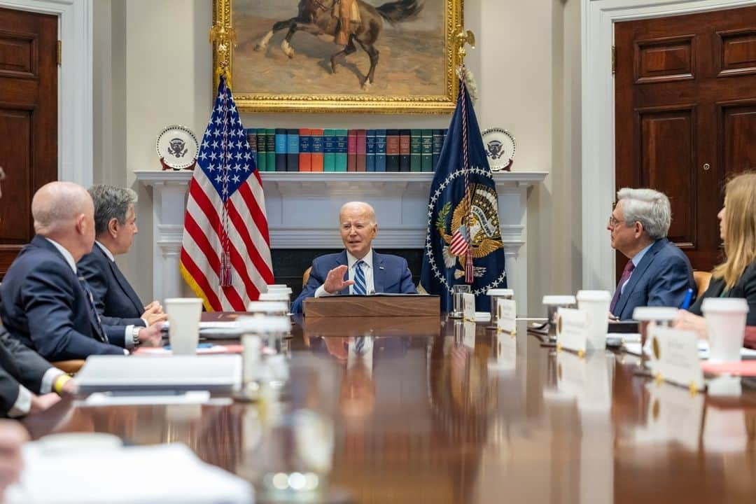 The White Houseのインスタグラム：「Today, President Biden held a meeting on accelerating efforts to counter the flow of fentanyl into the U.S.  Fentanyl is the number one cause of death of Americans aged 18-45, and this Administration is working to get this crisis under control.」