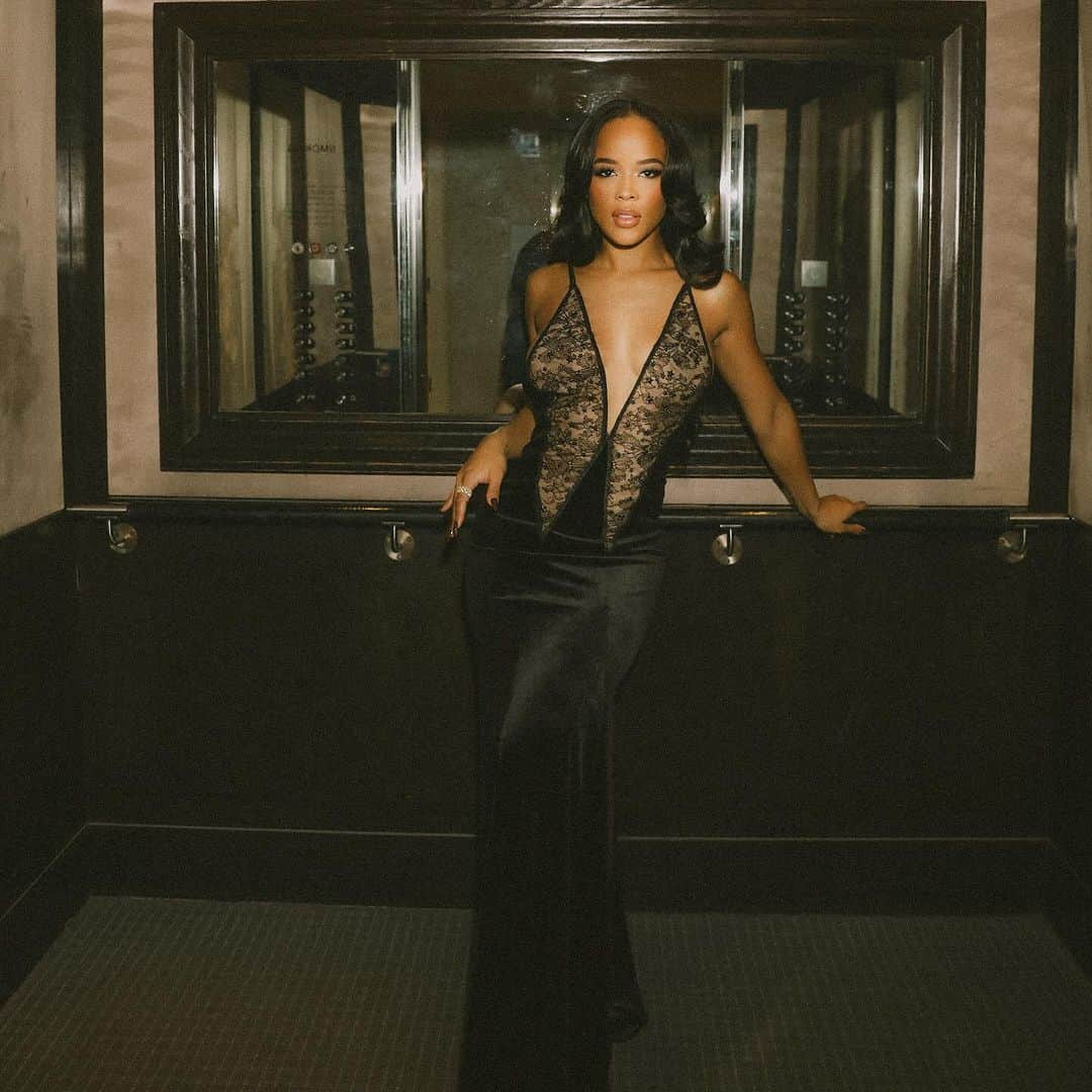 セラヤ・マクニールさんのインスタグラム写真 - (セラヤ・マクニールInstagram)「Are you watching @officialkingdombusiness SZN 2!? @betplus #soultrainawards   📷 @shaunandru  Face @vickygmakeup  Hair @anittriaw  Stylist @jasonrembert」11月22日 6時03分 - serayah