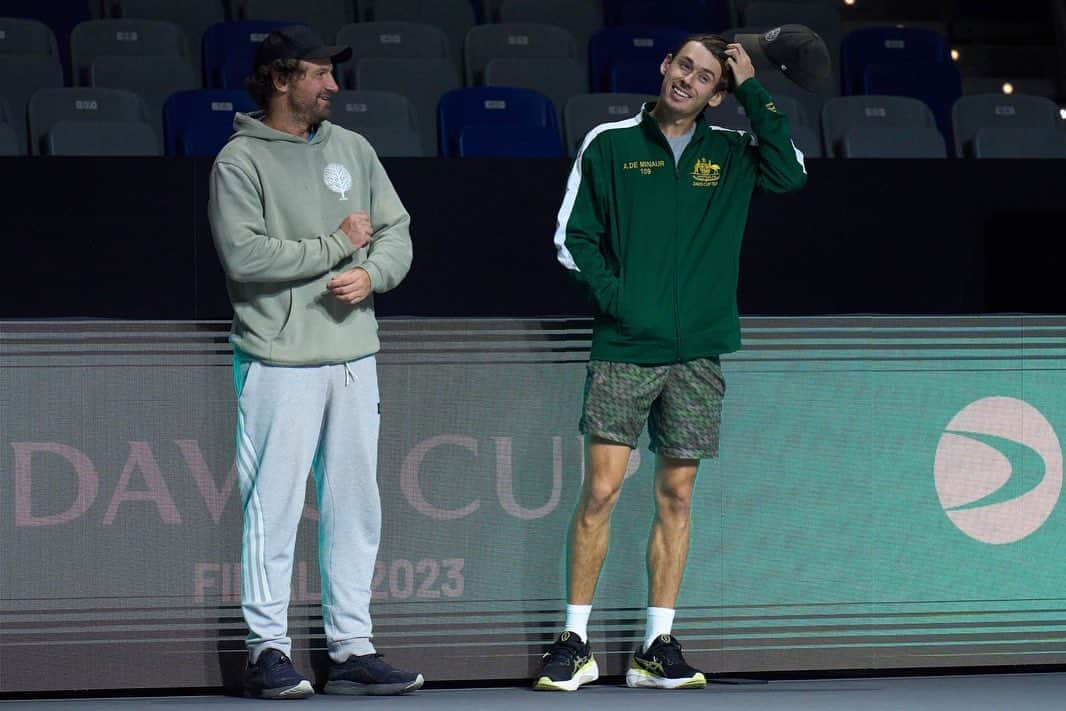 アレックス・デミノーさんのインスタグラム写真 - (アレックス・デミノーInstagram)「Can’t wait to go out and compete with the boys!! 🇦🇺❤️ #Pride&Passion @aussie_daviscupteam」11月22日 6時26分 - alexdeminaur