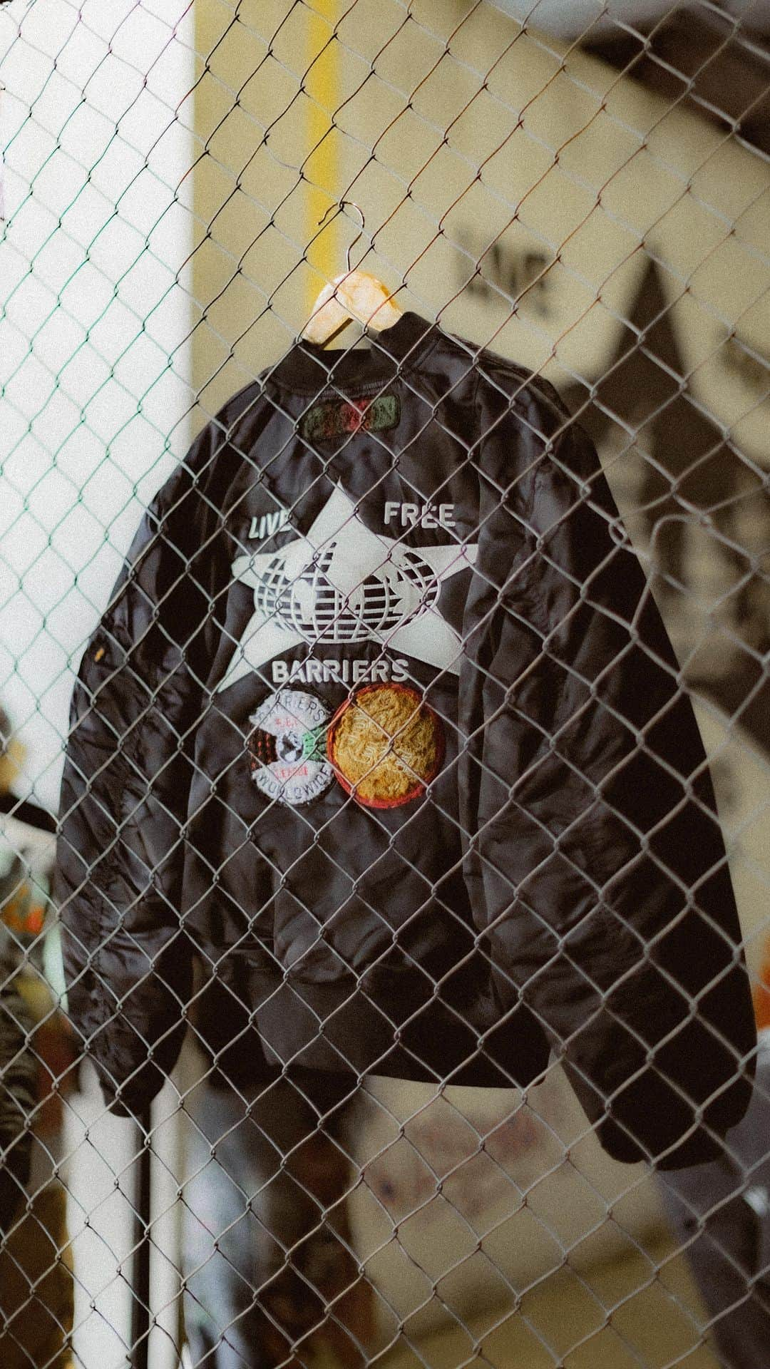 のインスタグラム：「Looking back at the @barriersworldwide x Alpha Industries collab from ComplexCon, featuring a customizable suite of patches for everybody to get their own unique MA-1. @barterbarter taps in to tell us more about the project.  “Faith is taking the first step even when you don’t see the whole staircase.”  Available only at ComplexCon, with a part two of this collab coming in 2024. 👀」