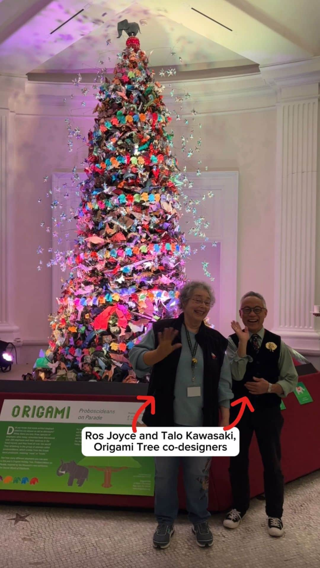 アメリカ自然史博物館のインスタグラム：「🎄Explore the Origami Tree and The Secret World of Elephants during your next trip to the Museum!  🦃 The Museum is closed on Thanksgiving Day. But the Friday and Saturday after the holiday, we’ll have extended hours! On November 24 and 25, the Museum will be open 9 am to 6 pm.   #amnh #museums #holidays #thingstodoinnyc #origami #holidaysinnyc」